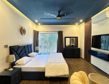Deluxe King Room