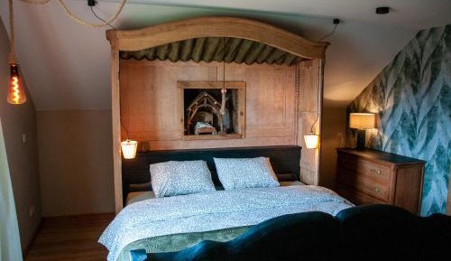 Double Room with Private Bathroom
