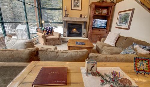 Three-Bedroom Townhouse