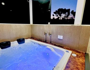 Suite with Spa Bath