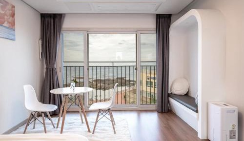 Double Room with Sea View 5