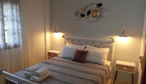 One-Bedroom Apartment with Sea View and Balcony
