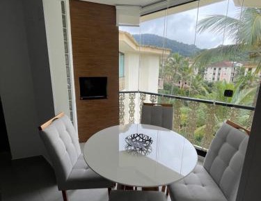 Apartment with Garden View