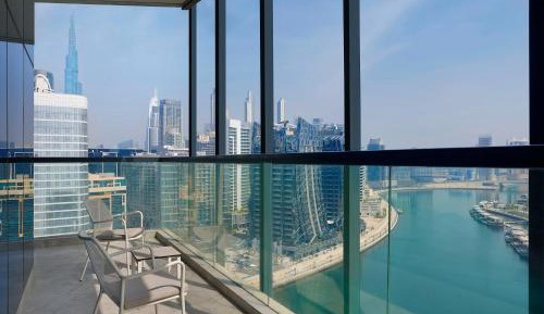 Premier Waterfront Room