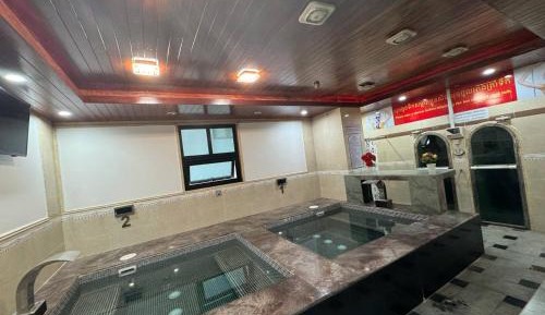 Deluxe Room (2 Adults + 1 Child)