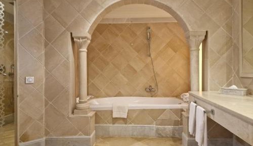 Two-Bedroom Villa with One Double Bed and Two Single Beds