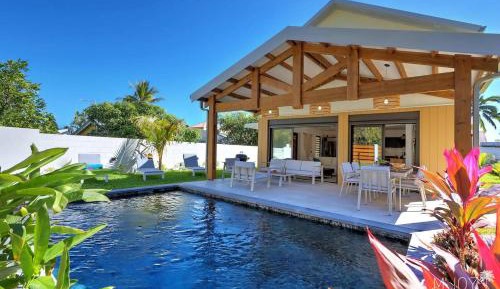 Three-Bedroom Holiday Home 