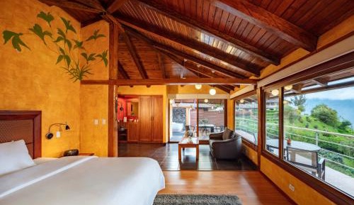 King Suite with Spa Bath