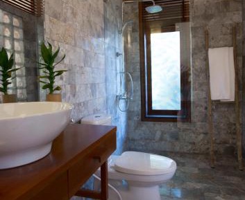 Suite with Pool View