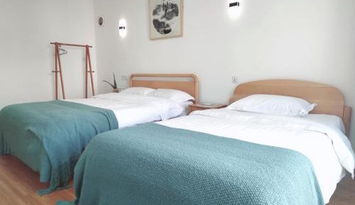 Double or Twin Room with Mountain View