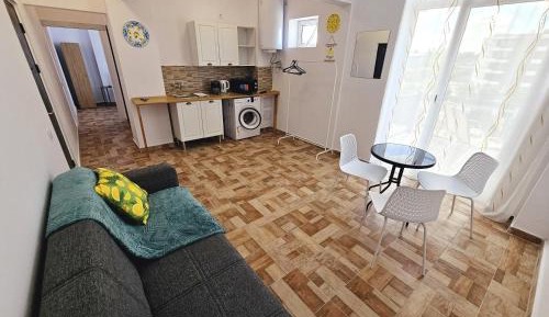 Apartment cu Vedere Laterala la Mare