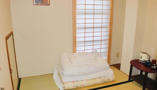 Single Room with Shared Bathroom