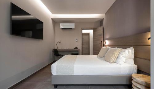 Standard Queen Room