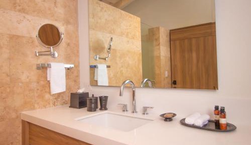 Suite with Lake View