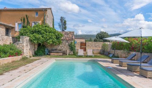 Villa with Garden View