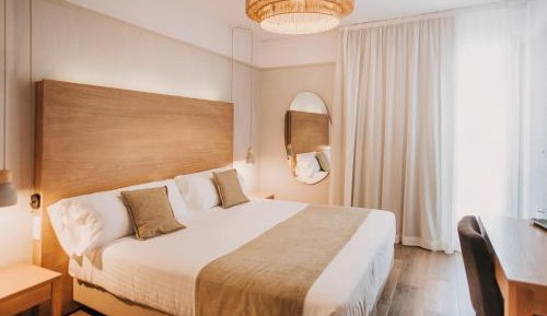 Superior Double or Twin Room with Pool View