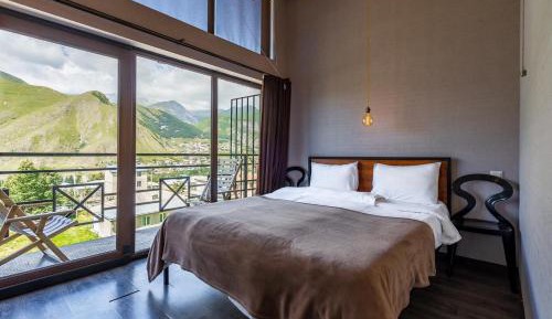 Double Room with Mountain View