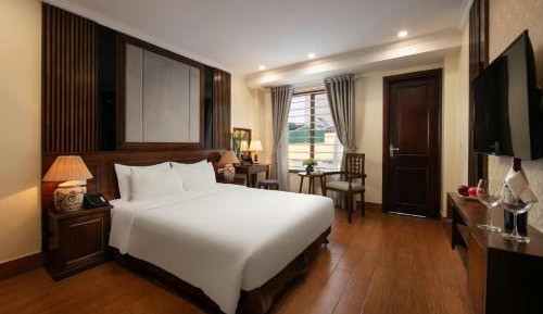 Deluxe Double Room with City View