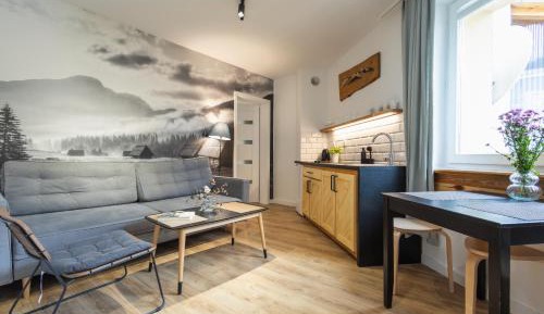 Apartment with Mountain View