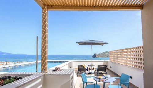 Superior Studio with Sea View and Private Pool