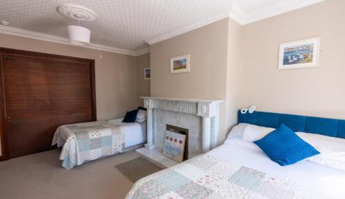Economy Triple Room with Shared Bathroom