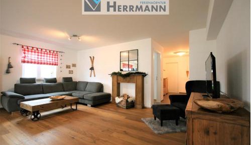 Apartment with Mountain View