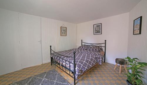 Double Room with Shared Bathroom