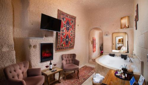 Executive Cave Suite with jacuzzi