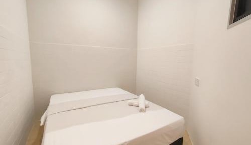 Queen Room with Shared Bathroom