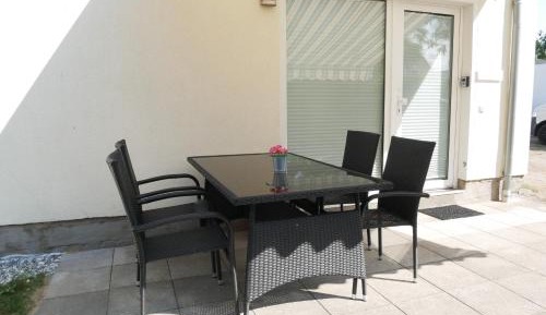 One-Bedroom Apartment with Terrace