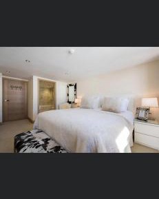Deluxe Double Room (2 Adults + 1 Child)
