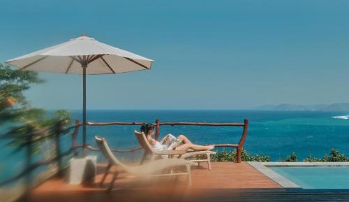 One-Bedroom Cliff Front Pool Villa