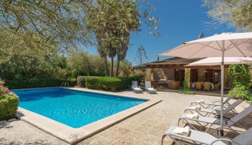 Villa with Garden View
