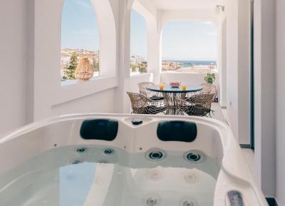 Suite with Hot Tub