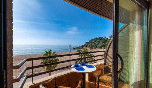 One-Bedroom Apartment with Sea View