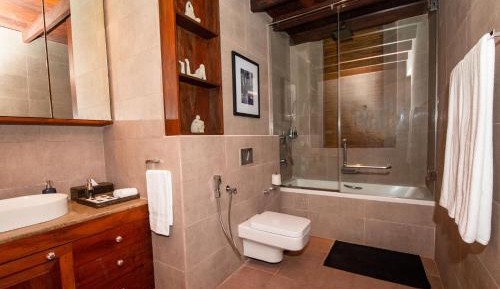 Premier Suite with Private Balcony & Dutch Church View - Complimentary Evening Tea Service & Snacks, Early Check-in & Late Check-out (on availability)