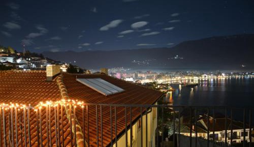 Suite with Lake View