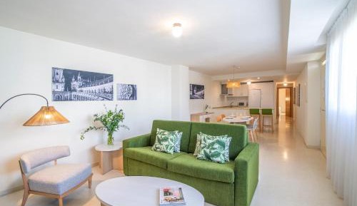 Two-Bedroom Apartment (2-5 Adults)