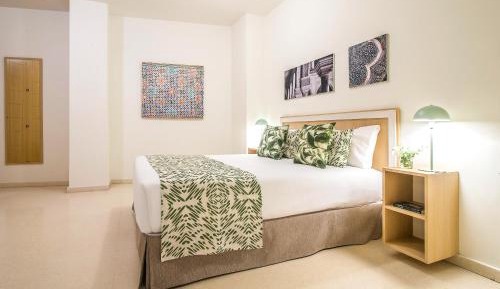 Studio (2 Adults)