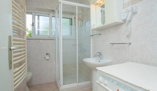 One-Bedroom Apartment (2 Adults)