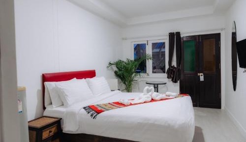 Standard Queen Room