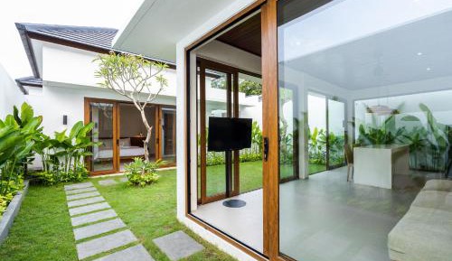 Villa with Garden View