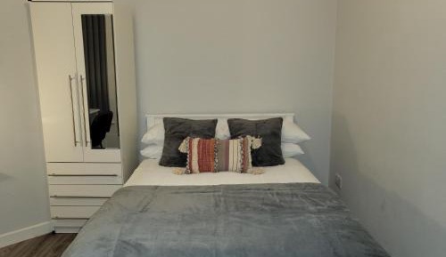Deluxe Double Room with Shower