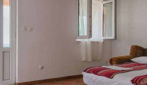 One-Bedroom Apartment with Terrace
