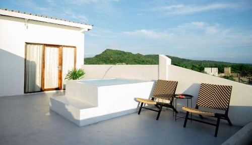 Deluxe Double Room with Balcony and Sea View
