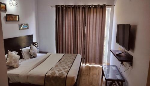 Deluxe Queen Studio 
