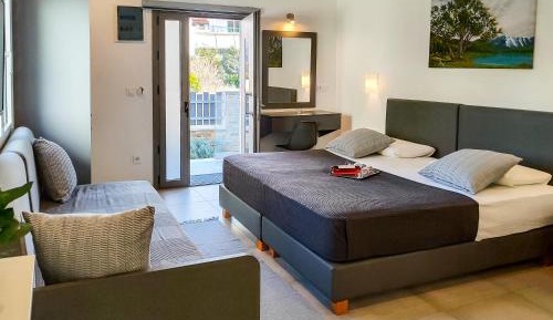 Deluxe Quadruple Room