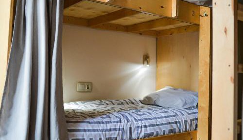 Bed in 6-Bed Mixed Dormitory Room