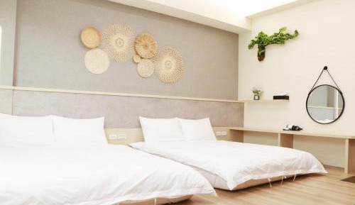 Quadruple Room with Private Bathroom