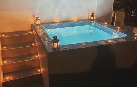 Queen Suite with Spa Bath